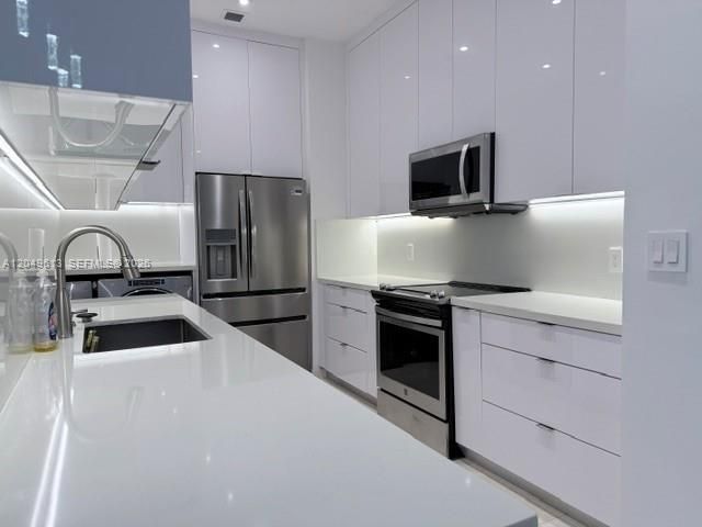 881 Ocean Dr , Unit L2, Key Biscayne, FL 33149 Photo