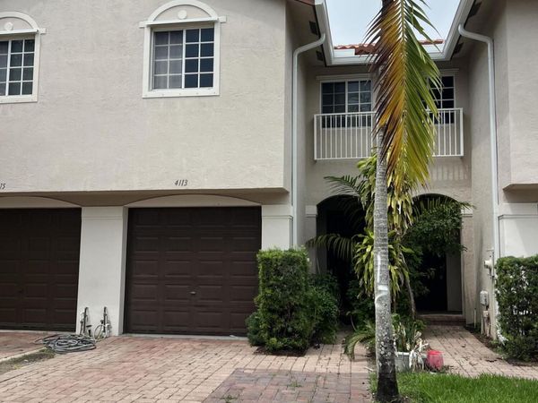 4113 Napoli Lake Drive, Riviera Beach, FL 33410