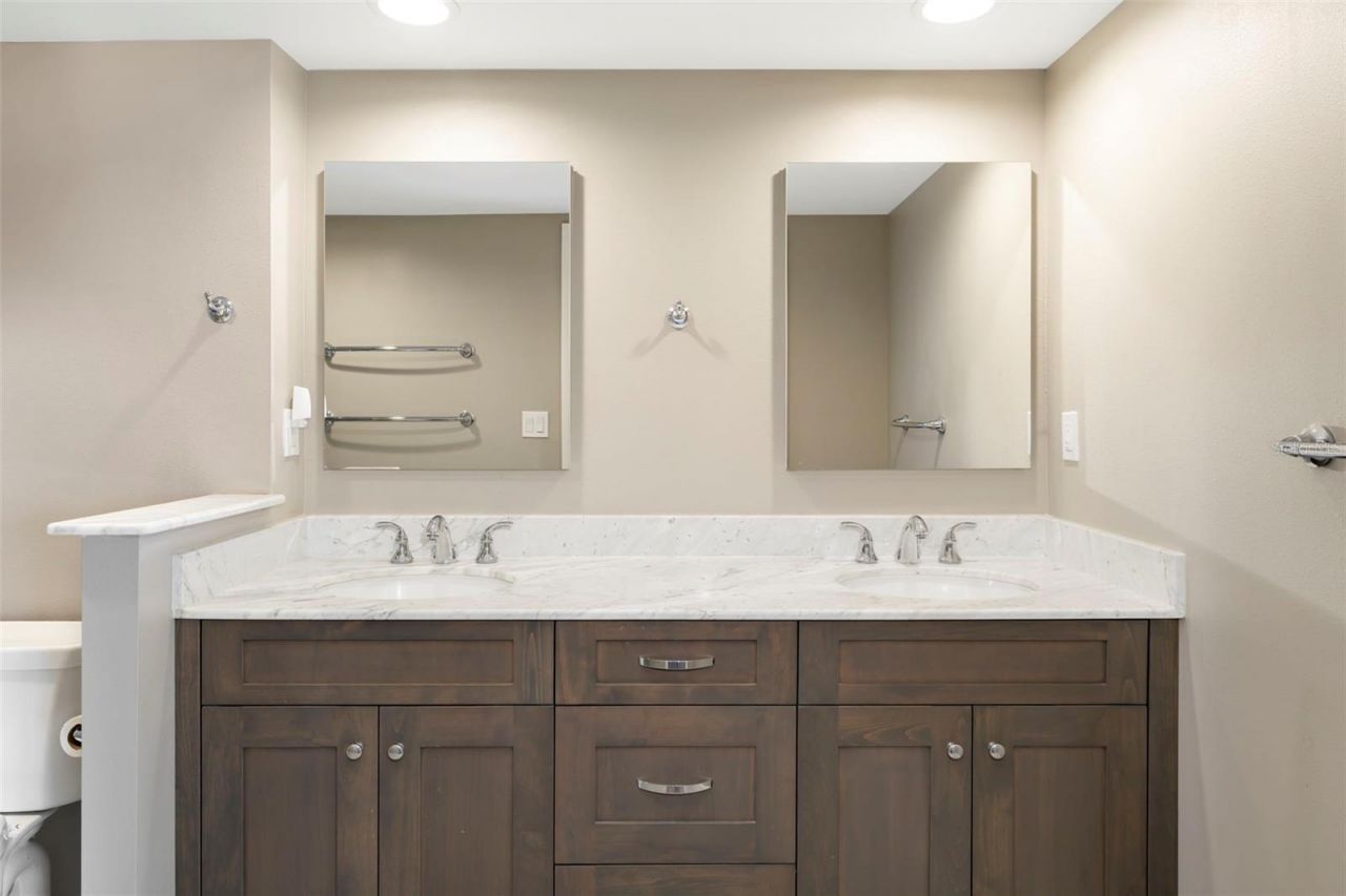 1750 Benjamin Franklin Drive, Unit 6F, Sarasota, FL 34236 Photo