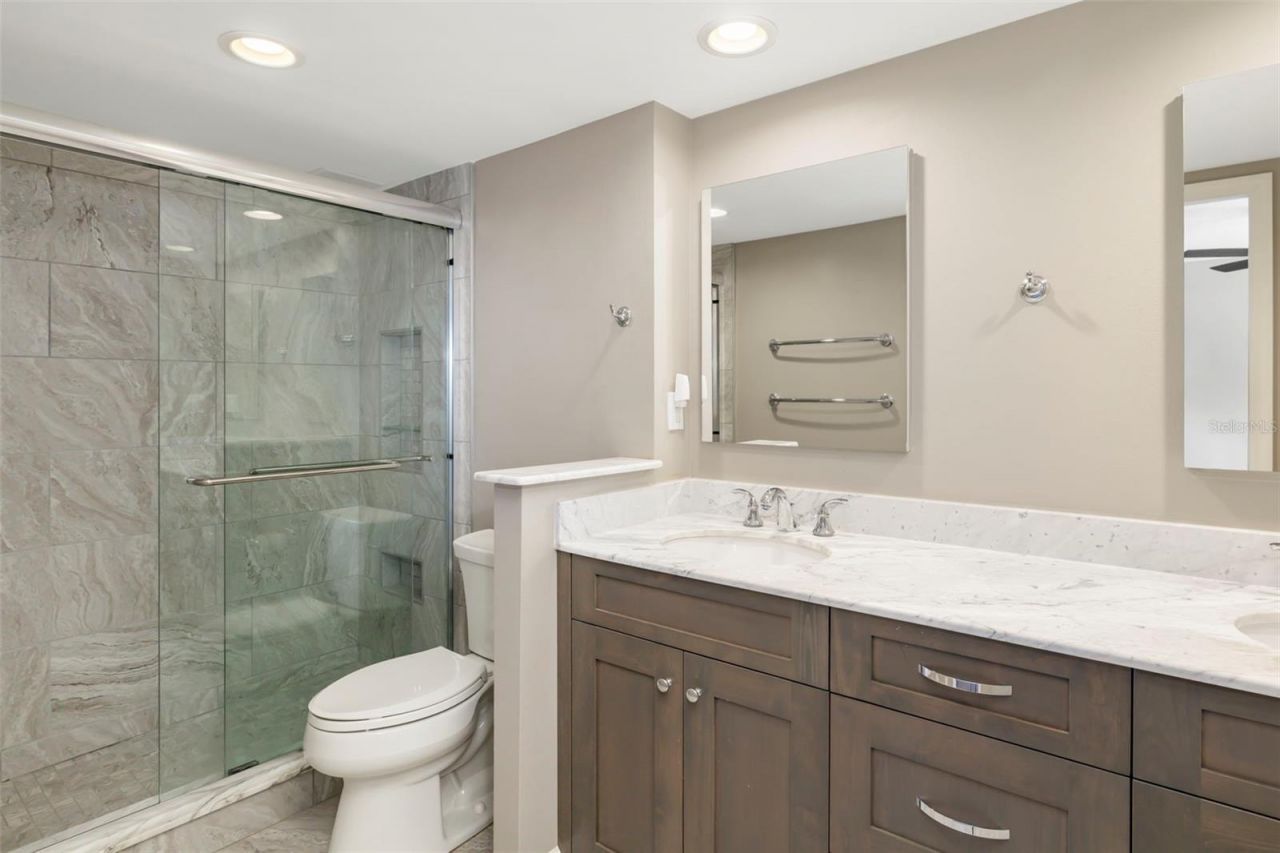 1750 Benjamin Franklin Drive, Unit 6F, Sarasota, FL 34236 Photo