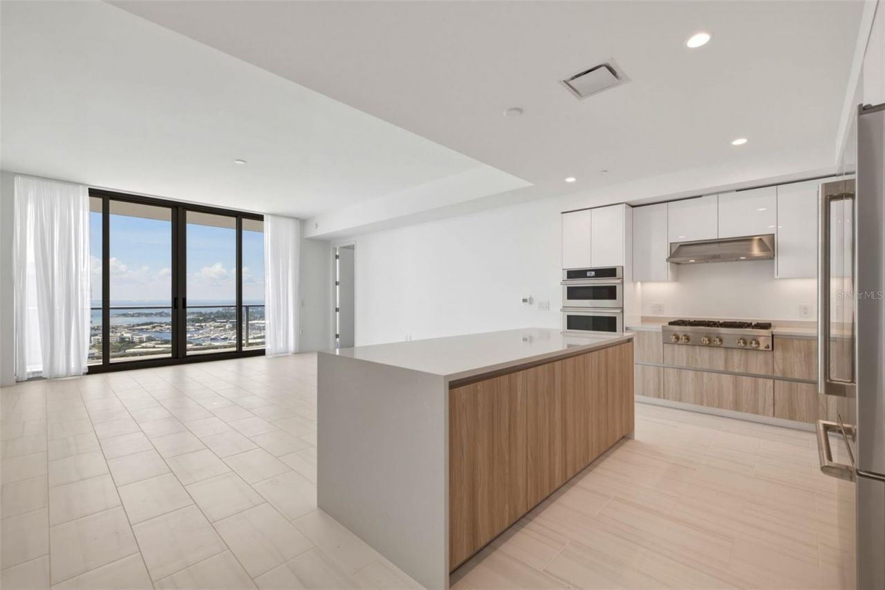 400 Central Avenue , Unit 3103, Saint Petersburg, FL 33701 Photo