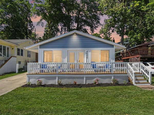 6600 Shoreline Court, Saranac, MI 48881
