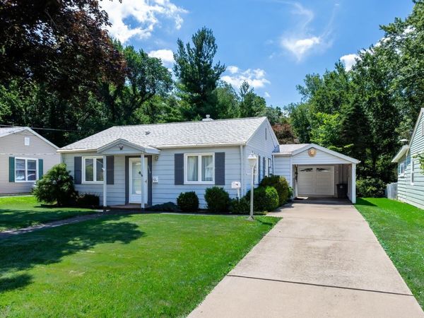 3712 10 Avenue Court , Moline, IL 61265
