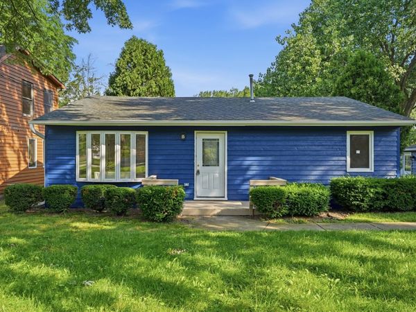 McHenry, IL 60050