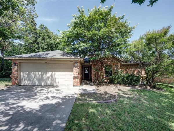 1606 N Mcdonald Avenue, Unit B, Decatur, TX 76234