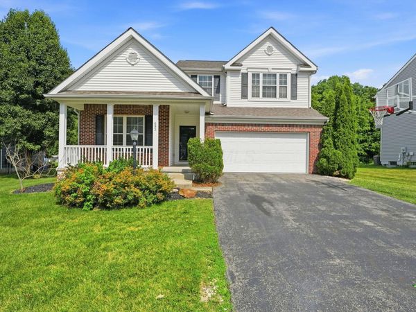 693 Brevard Circle , Pickerington, OH 43147