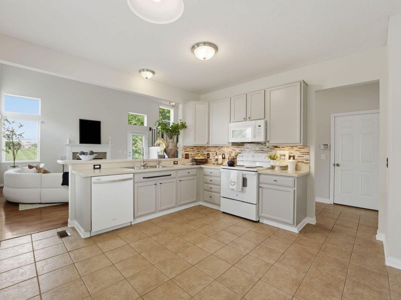 693 Brevard Circle, Pickerington, OH 43147 Photo 12