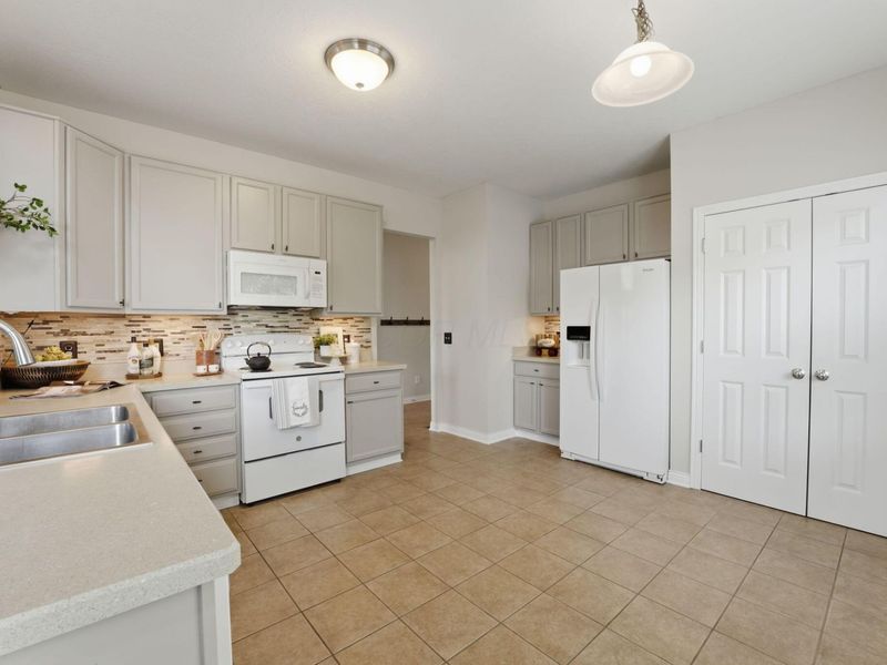 693 Brevard Circle, Pickerington, OH 43147 Photo 13