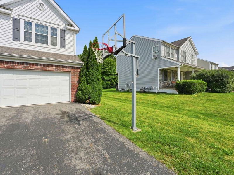 693 Brevard Circle, Pickerington, OH 43147 Photo 3
