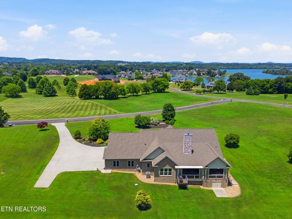 123 Volunteer Blvd, Vonore, TN 37885