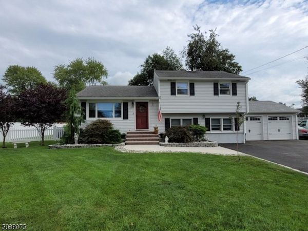 112 Sand Rd, Fairfield, NJ 07004