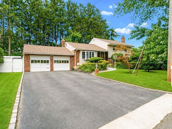 11 Carrol Place , Greenlawn, NY 11740