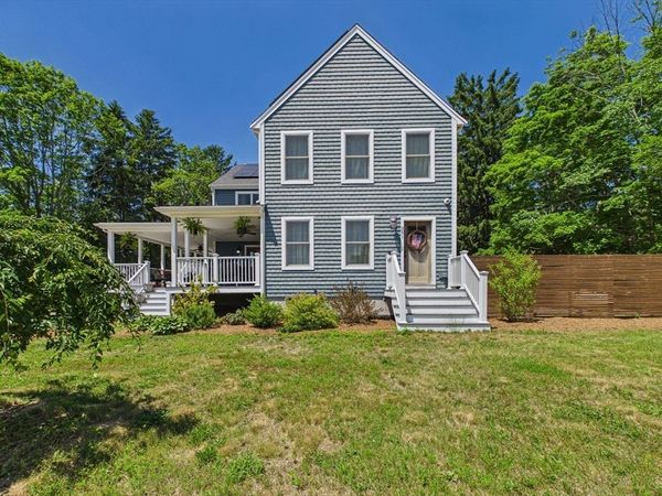 351 County Rd, Rochester, MA 02770