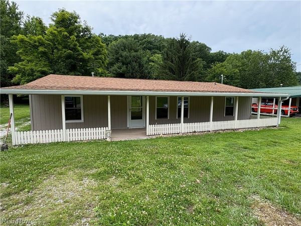 1448 Winding Road , Parkersburg, WV 26104