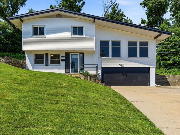 3207 Rosewood Court NE, Cedar Rapids, IA 52402