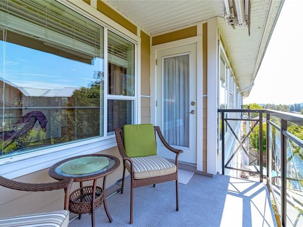 4536 Viewmont Ave, Unit #304, Saanich, BC V8Z 5L2
