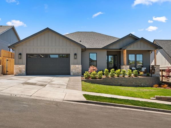 3057 Umpqua Drive, Medford, OR 97504