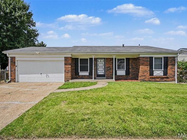 4057 Fox Island Drive , Florissant, MO 63034