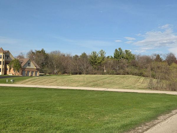 1322 Bull Valley Drive, Woodstock, IL 60098