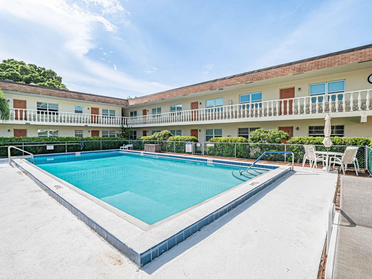 923 22nd Place, Unit 219, Vero Beach, FL 32960 Photo