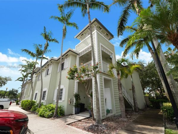 2630 NE 3rd Dr , Unit 204, Homestead, FL 33033