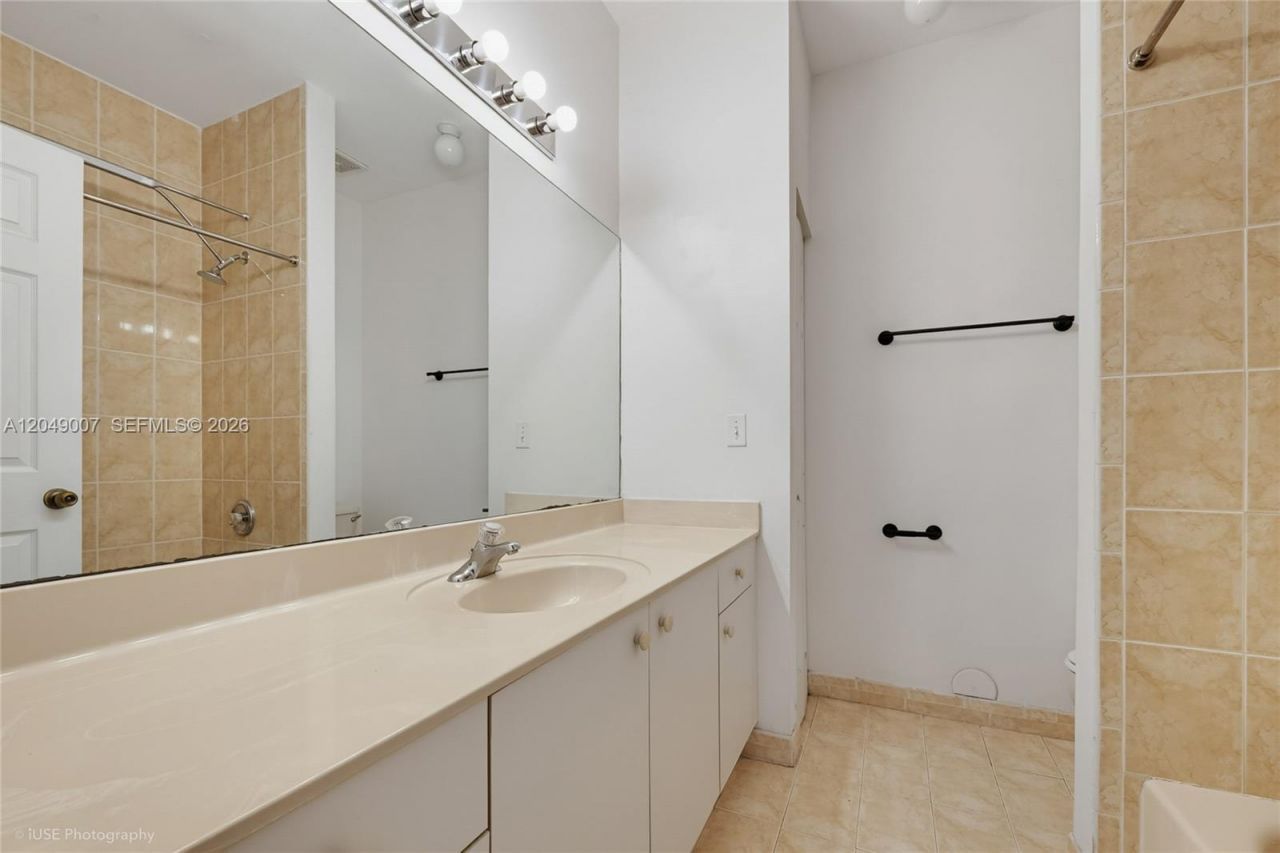 2630 NE 3rd Dr , Unit 204, Homestead, FL 33033 Photo