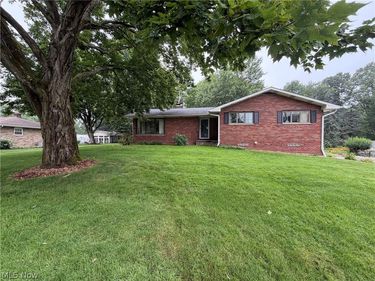 1157 Glenview Drive, Mogadore, OH 44260