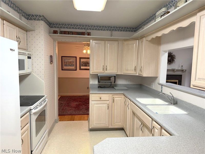 1157 Glenview Drive, Mogadore, OH 44260 Photo 3