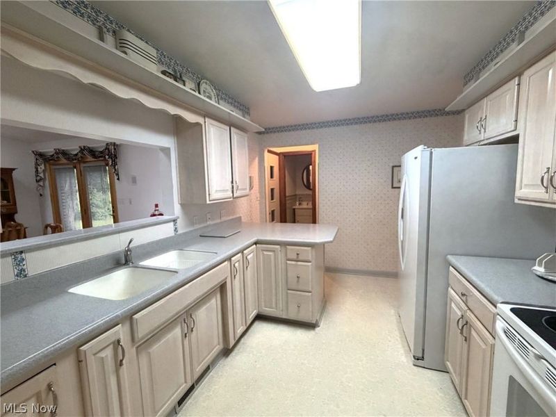 1157 Glenview Drive, Mogadore, OH 44260 Photo 6