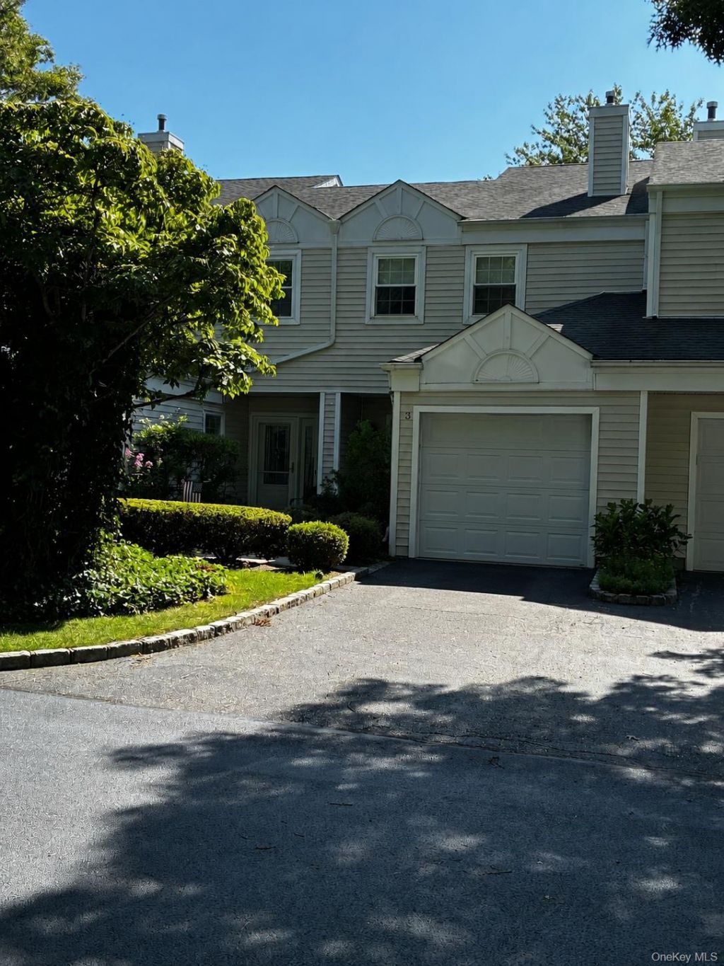 3 Pidgeon Court, Manorville, NY 11949 Main Photo