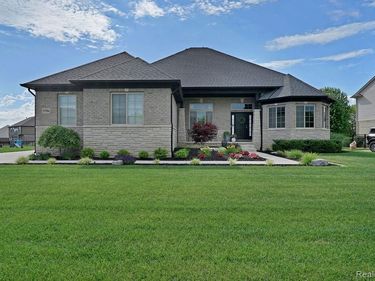35584 Addison Drive, New Baltimore, MI 48047