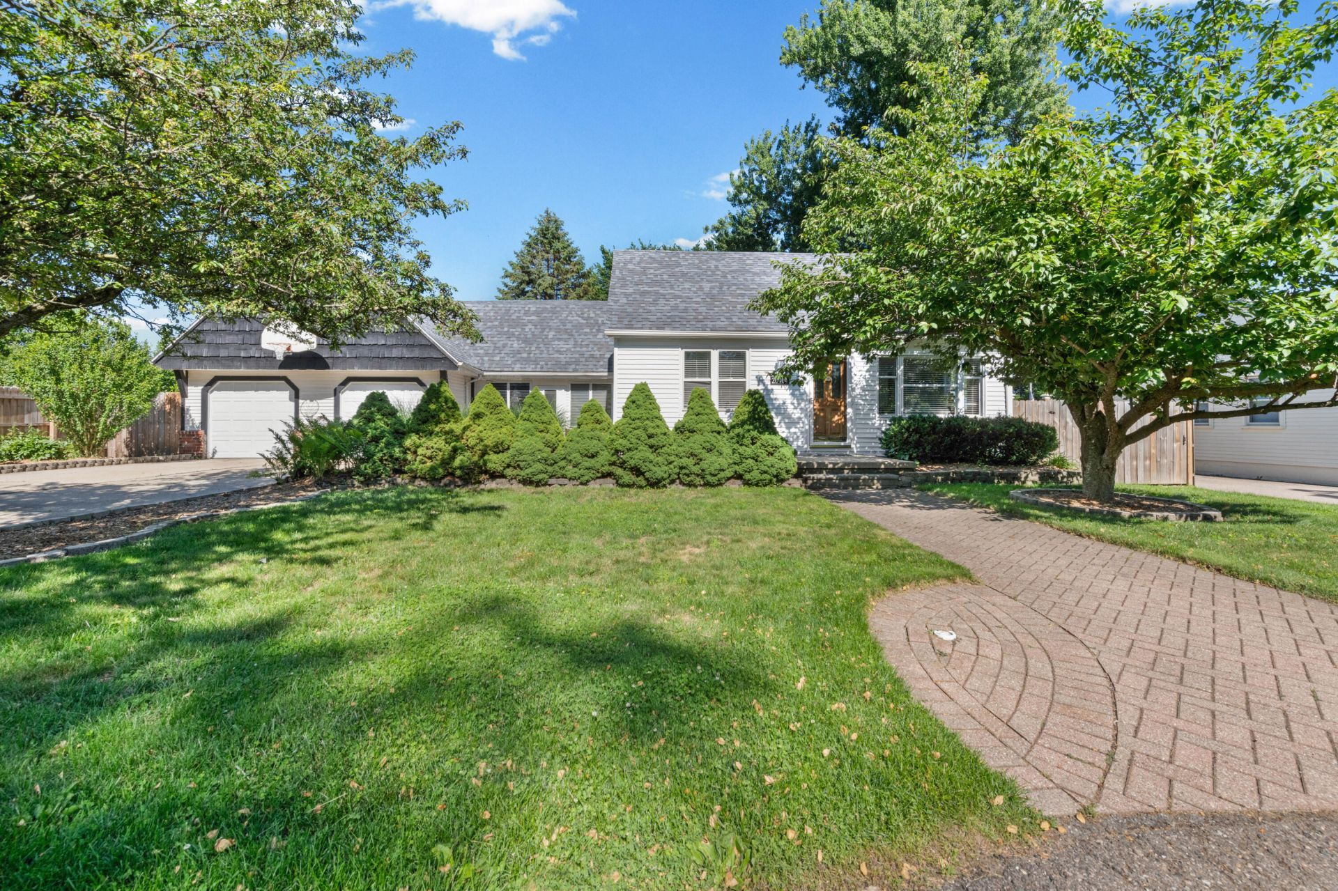 20404 Hubbard Street, Livonia, MI 48152 Main Photo