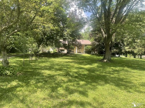 2998 Consear Road, Lambertville, MI 48144