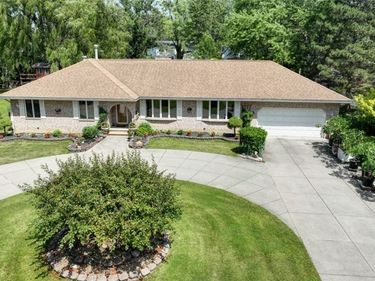 1835 N Forest Road, Buffalo, NY 14221