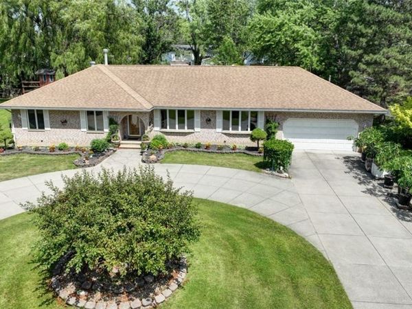 1835 N Forest Road, Buffalo, NY 14221
