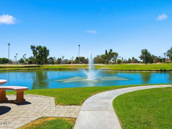 7401 W ARROWHEAD CLUBHOUSE Drive, Unit 2083, Glendale, AZ 85308