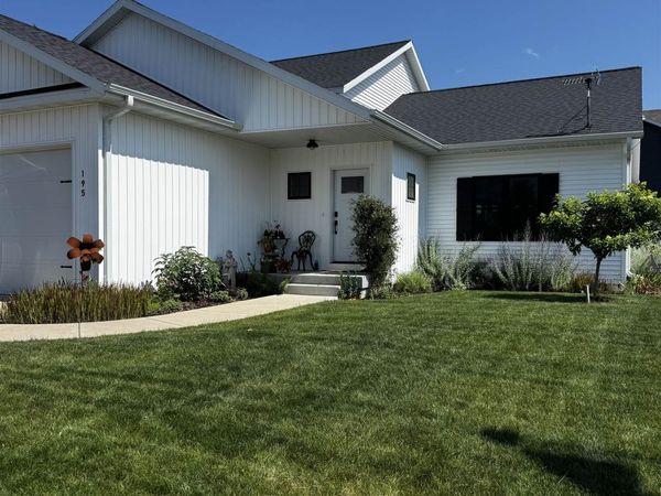 195 Prairie Mound Drive, Oregon, WI 53575