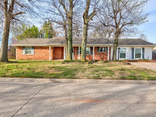 206 Del Mar Drive, Yukon, OK 73099