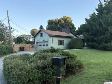 445 S 85th Street, Omaha, NE 68114