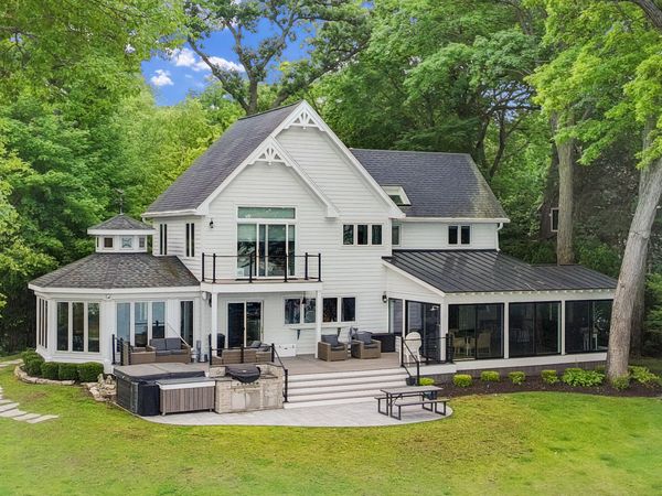 2145 E Lake Shore Dr, Twin Lakes, WI 53181