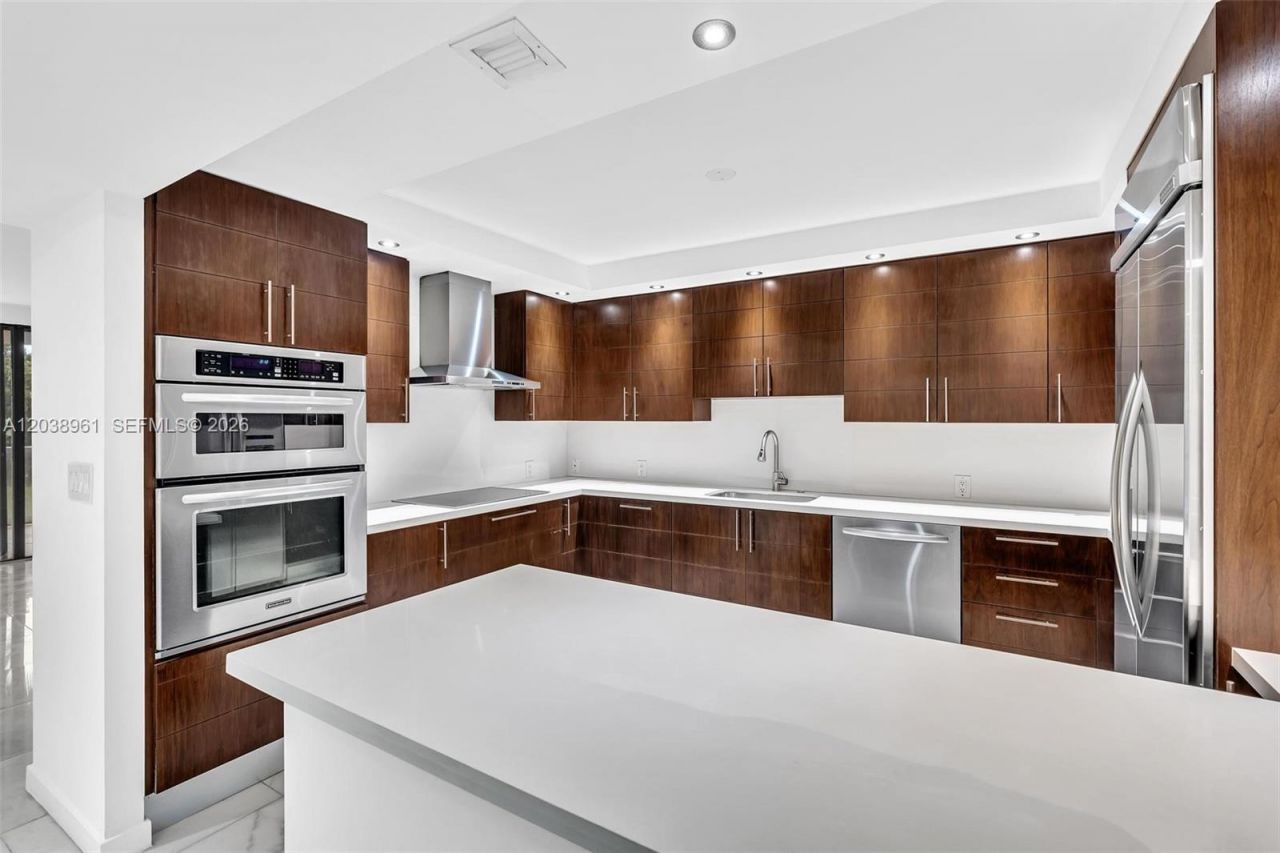 2 Grove Isle Dr, Unit B205, Miami, FL 33133 Photo