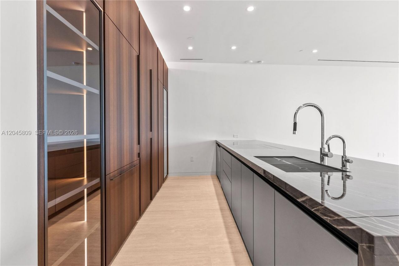 5 Grove Isle , Unit L405, Miami, FL 33133 Photo