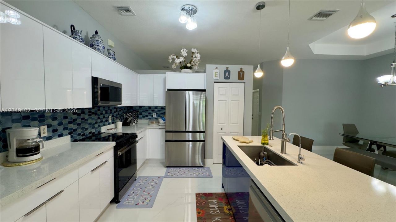 937 NE 35th Ave , Homestead, FL 33033 Photo