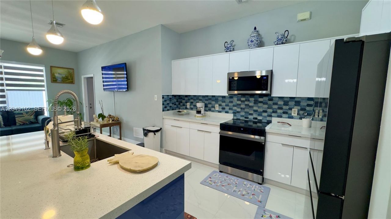 937 NE 35th Ave , Homestead, FL 33033 Photo