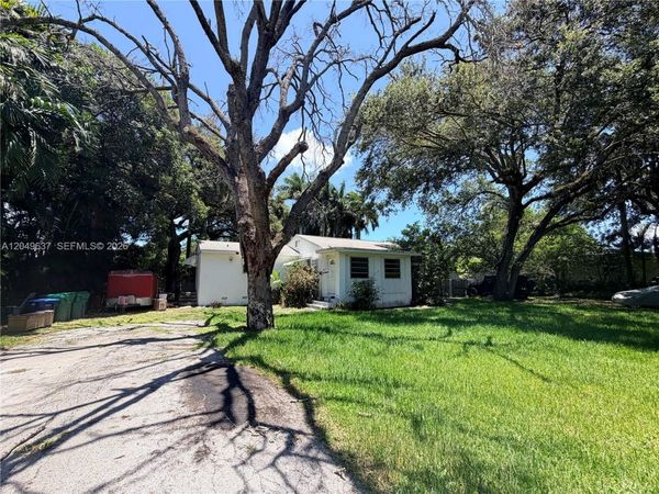 479 NE 151st St , Miami, FL 33162