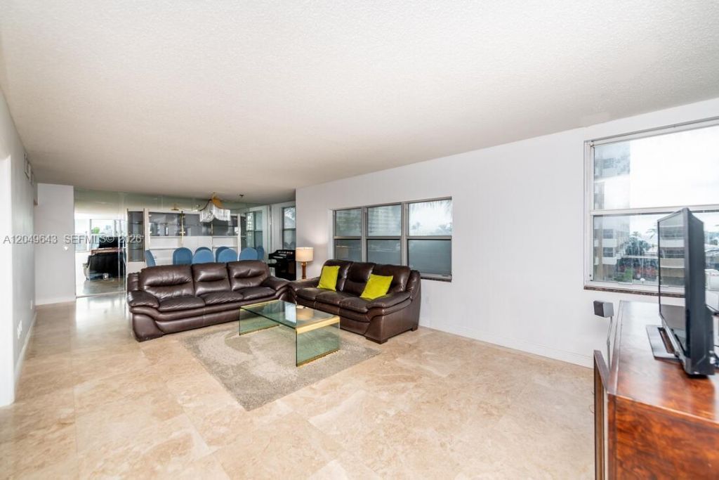 1985 S Ocean Dr , Unit 2Q, Hallandale Beach, FL 33009 Photo