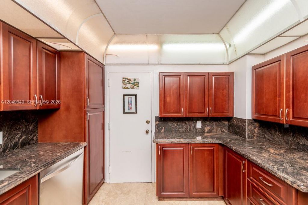 1985 S Ocean Dr , Unit 2Q, Hallandale Beach, FL 33009 Photo
