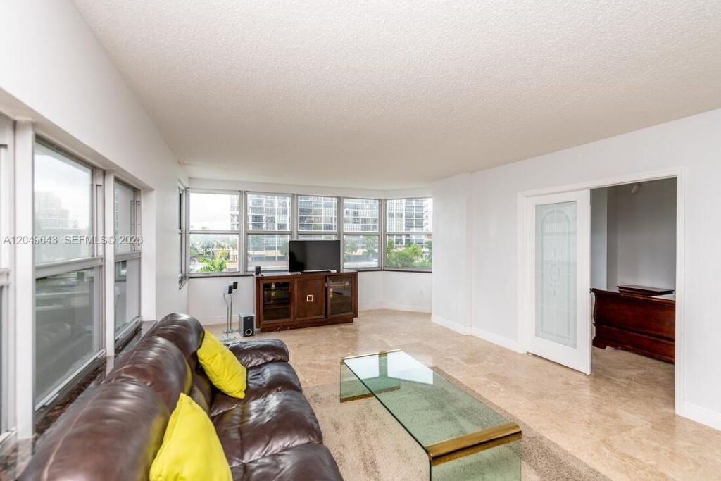 1985 S Ocean Dr , Unit 2Q, Hallandale Beach, FL 33009 Photo