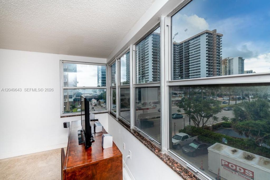1985 S Ocean Dr , Unit 2Q, Hallandale Beach, FL 33009 Photo