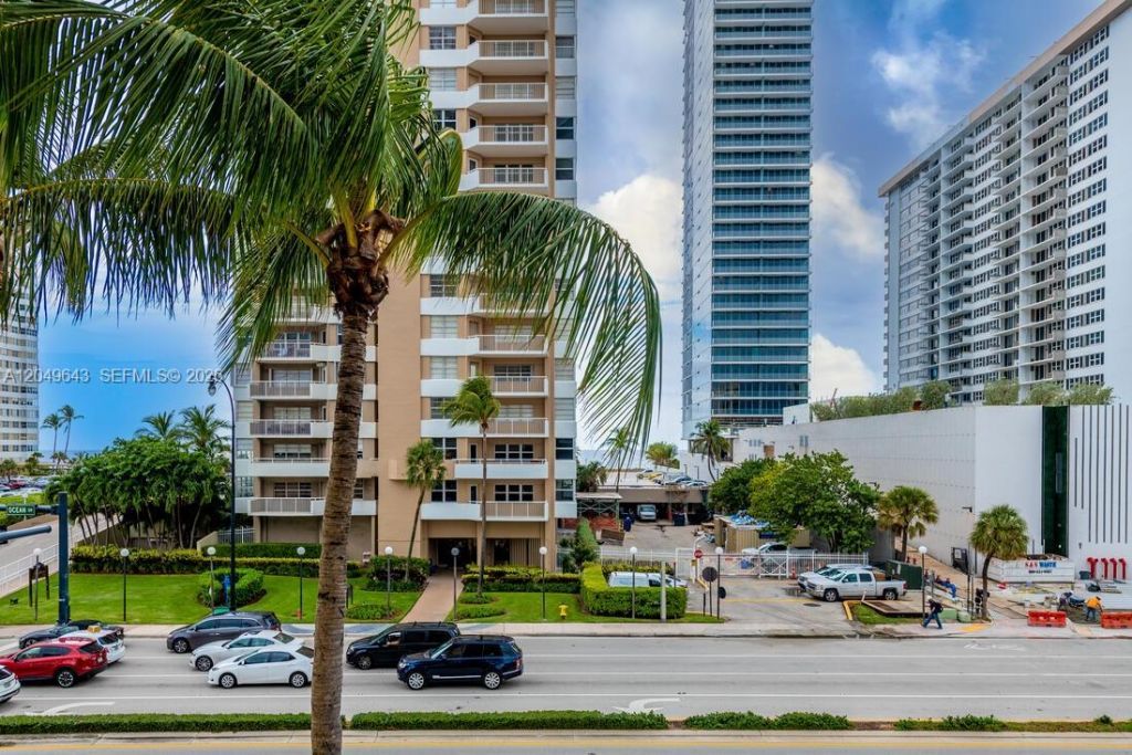 1985 S Ocean Dr , Unit 2Q, Hallandale Beach, FL 33009 Photo